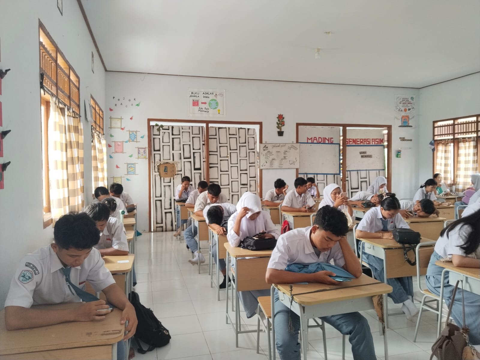 Ujian Sekolah kelas 12 SMA Negeri 1 Menthobi Raya Tahun 2025/2026